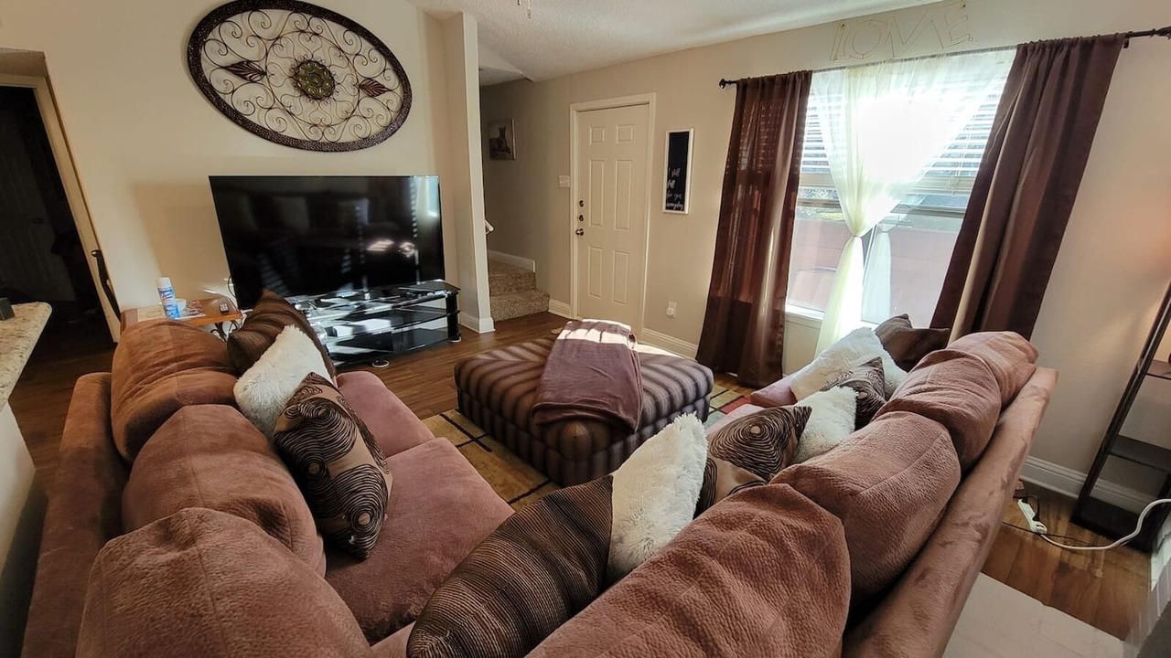 Photo of Livingroom in Addison