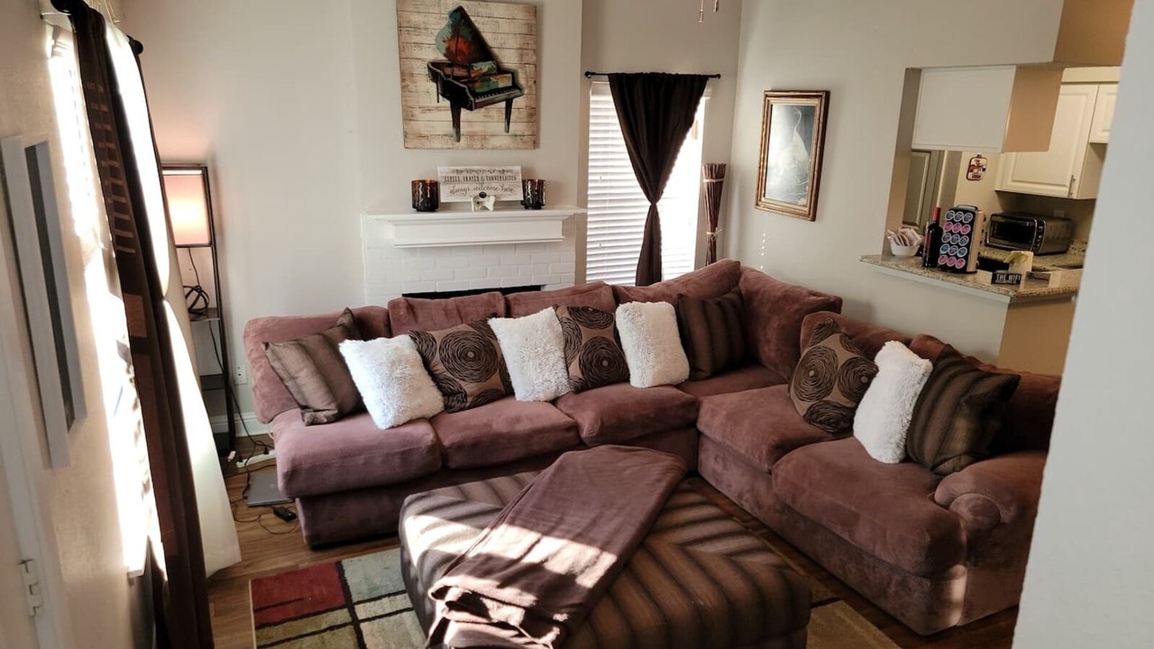 Photo of Livingroom in Addison