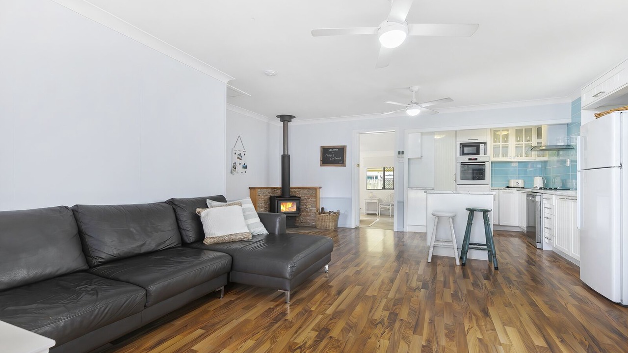 Photo of Livingroom in Beachmere