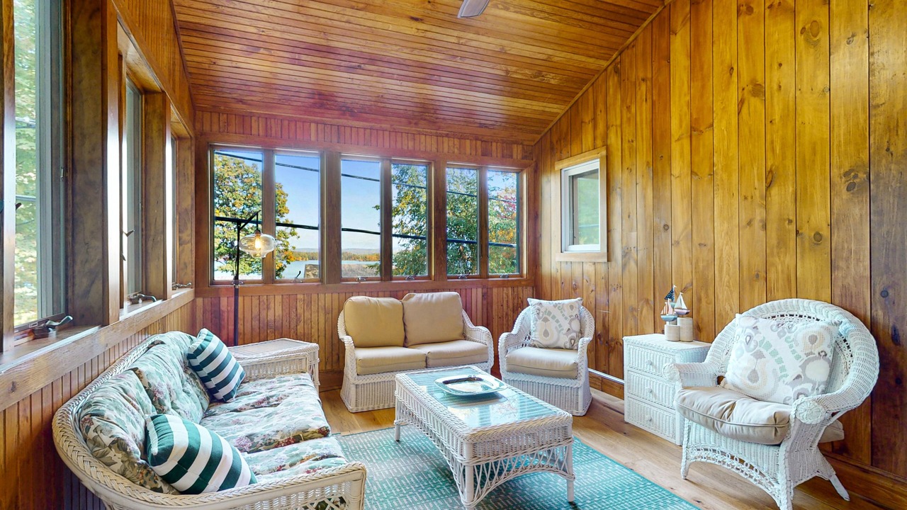 Photo of Livingroom in Moultonborough