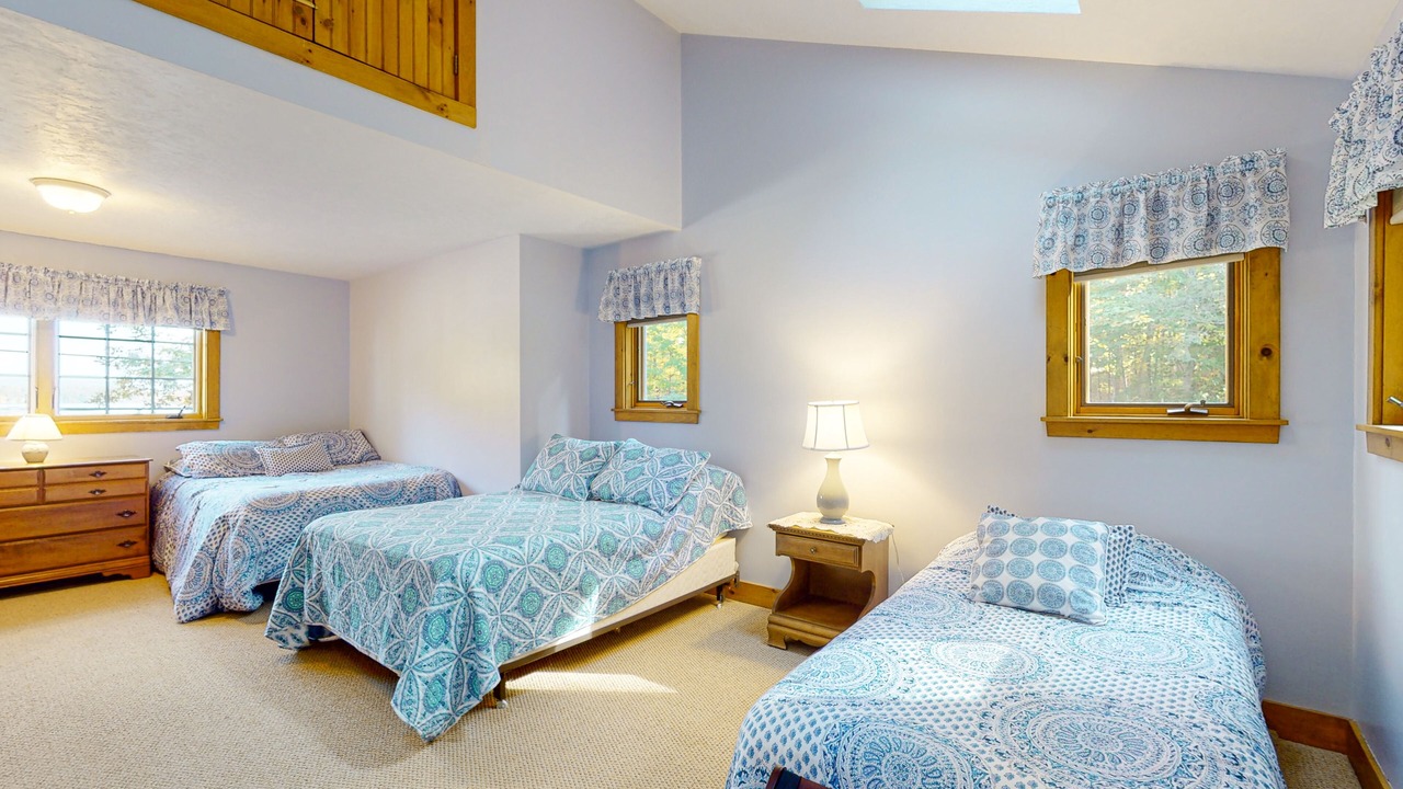 Photo of Bedroom in Moultonborough
