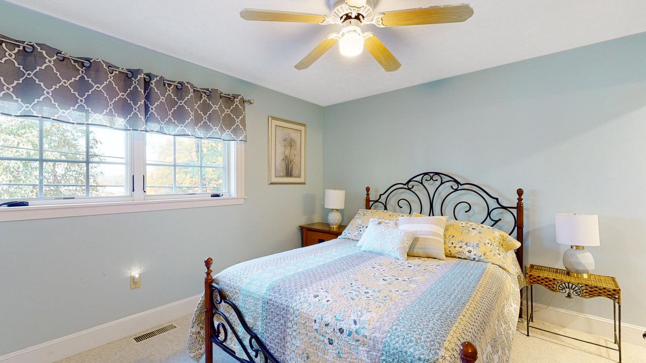 Photo of Bedroom in Moultonborough