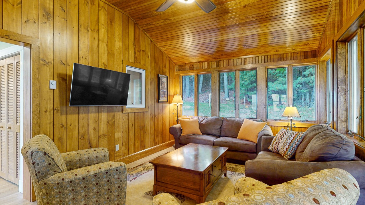 Photo of Livingroom in Moultonborough