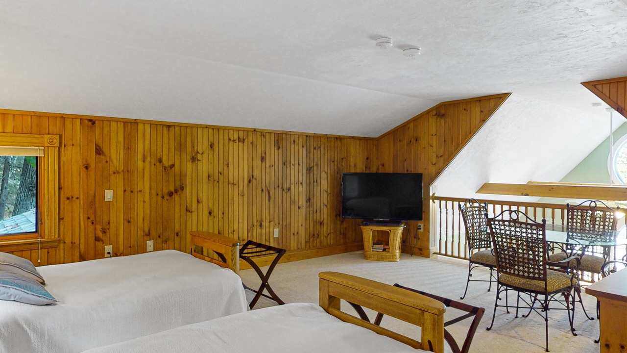 Photo of Bedroom in Moultonborough