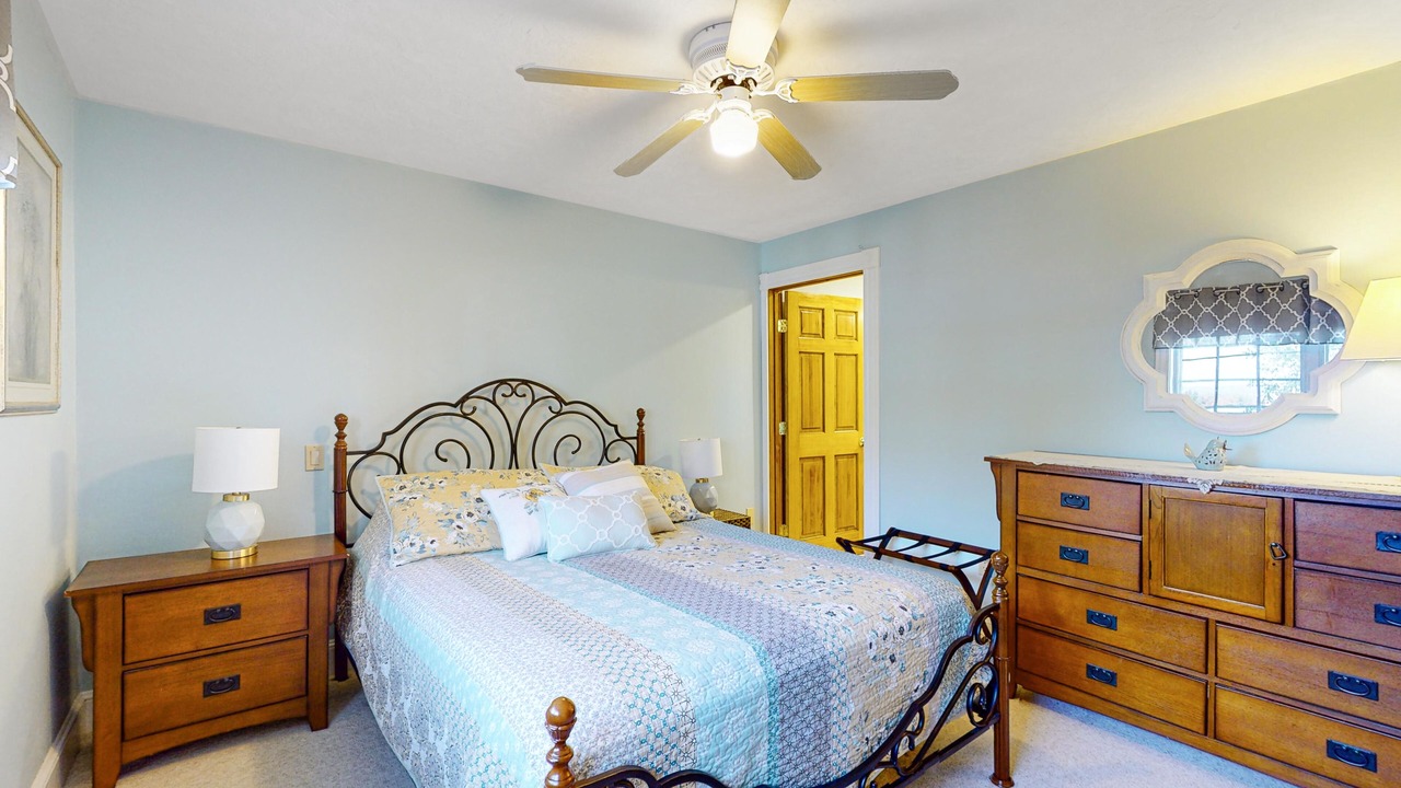Photo of Bedroom in Moultonborough