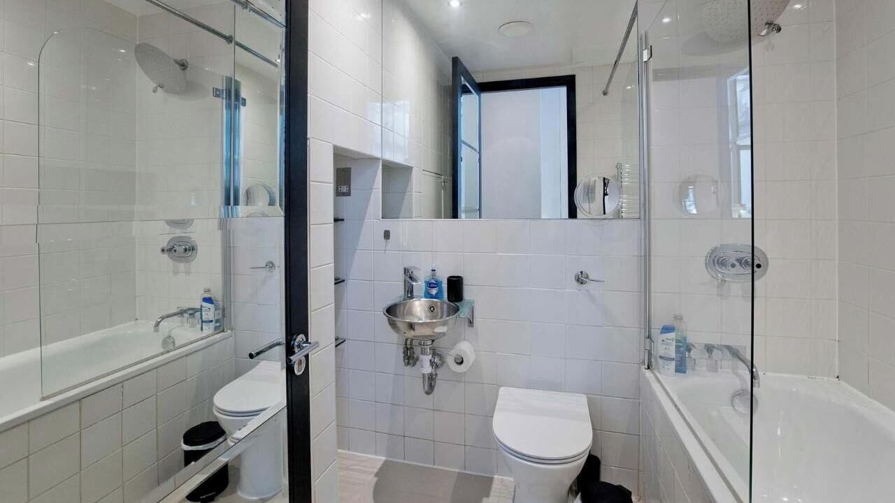 Photo of Bathroom in Brompton & Hans Town