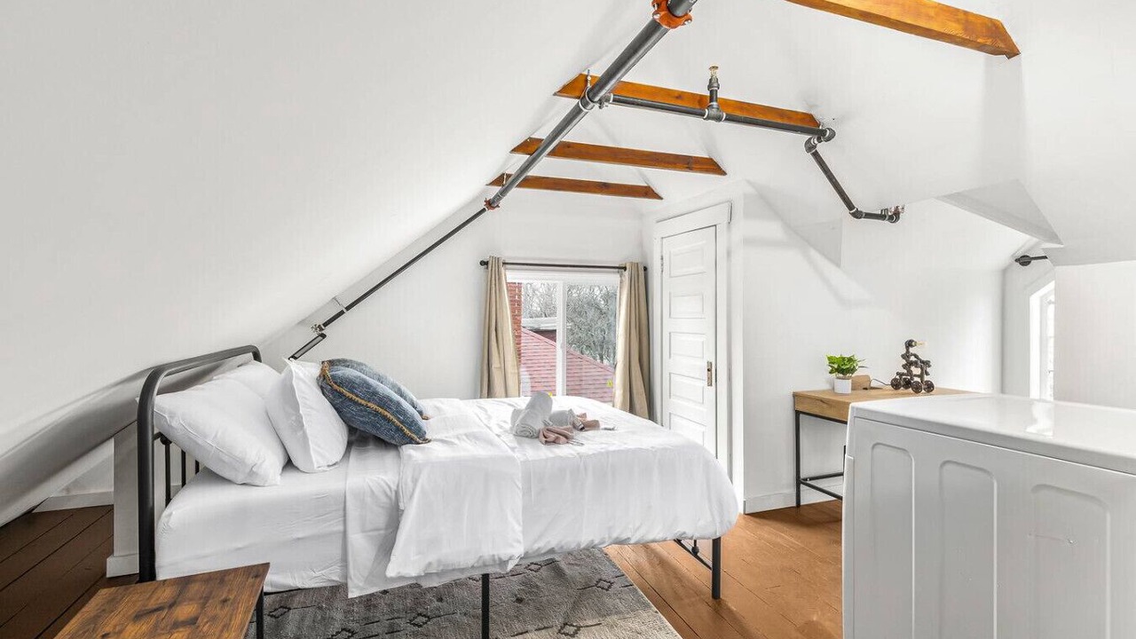 Photo of Bedroom in Detroit
