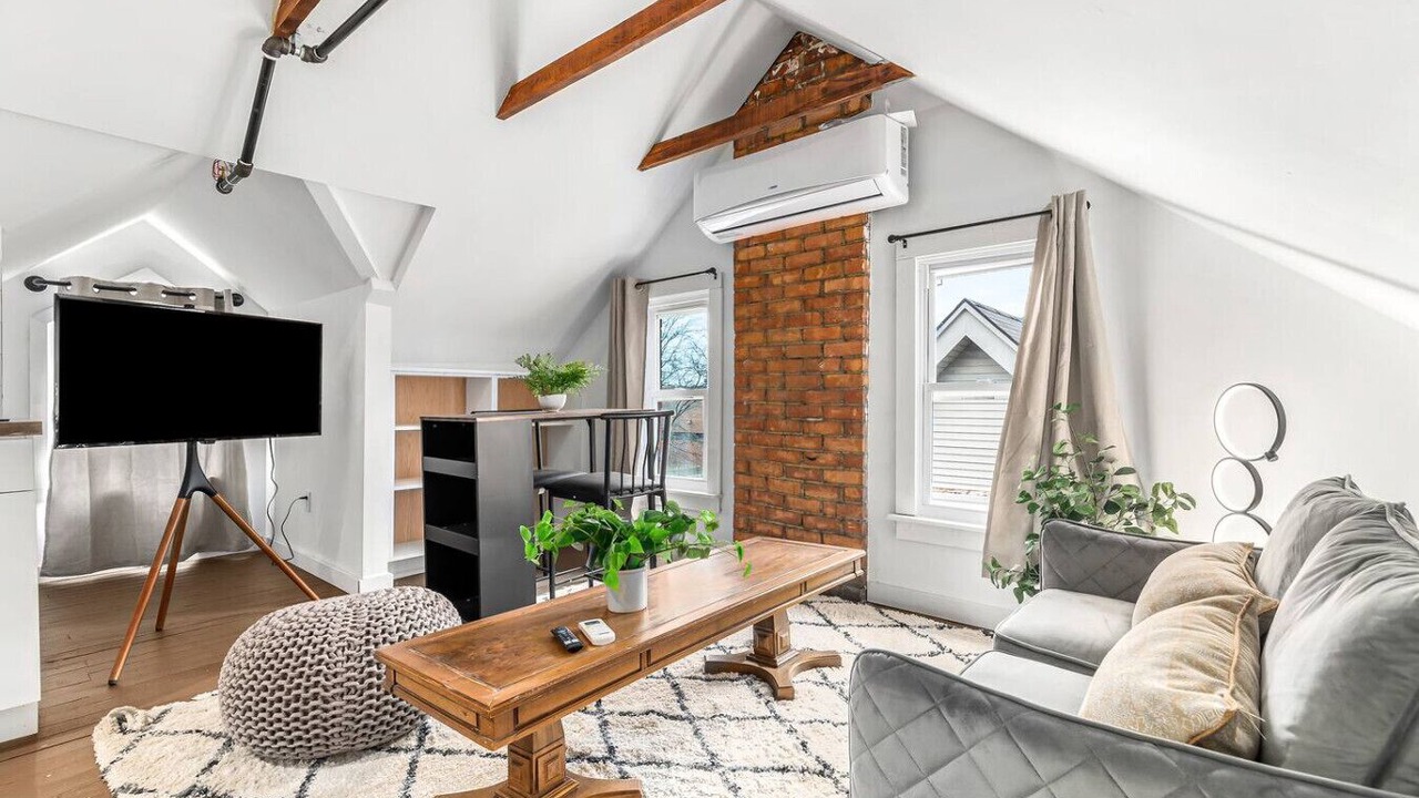 Photo of Livingroom in Detroit