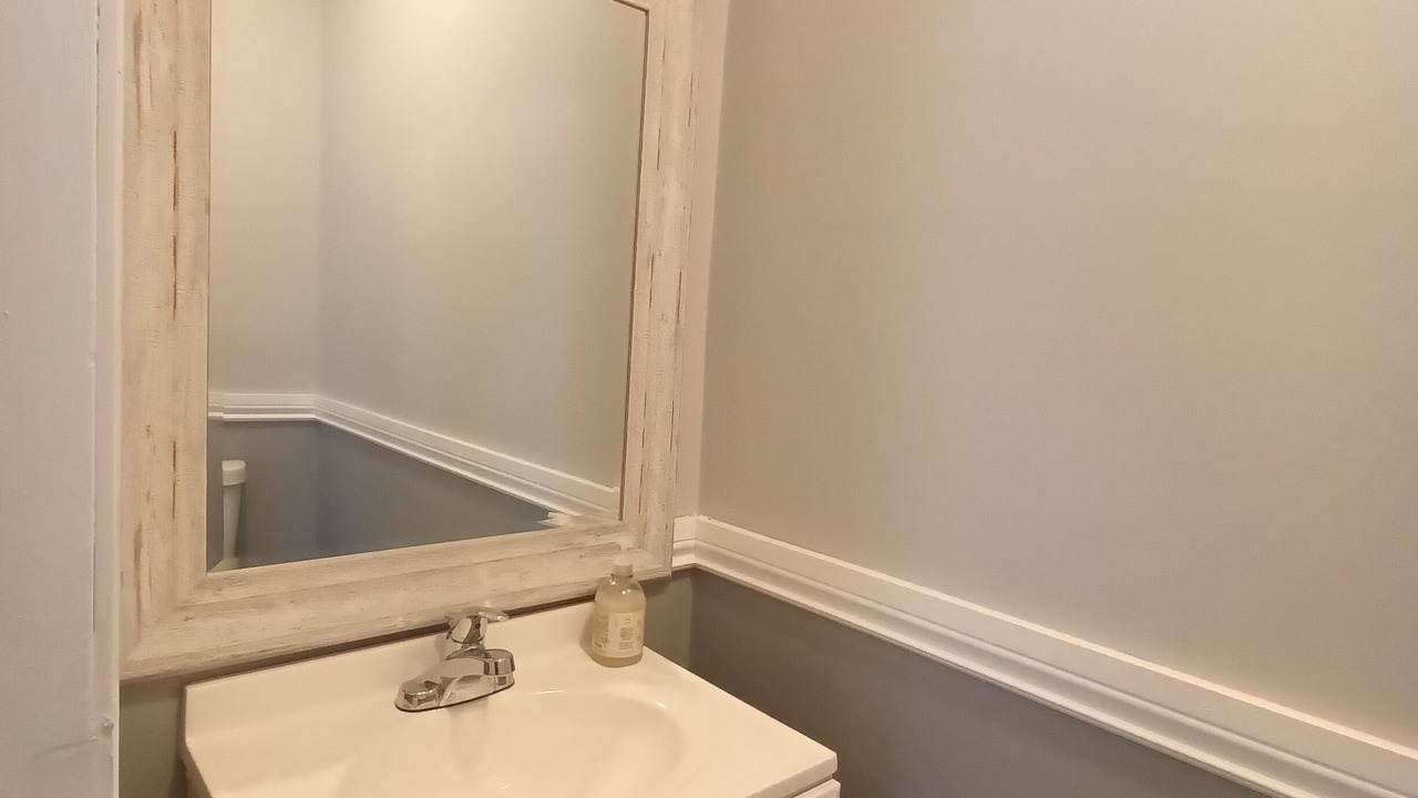 Photo of Bathroom in Front Park