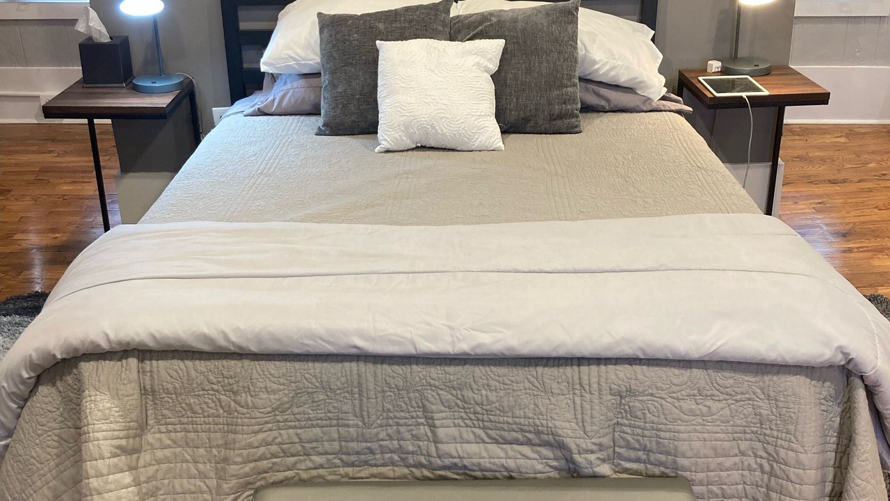 Photo of Bedroom in Midway