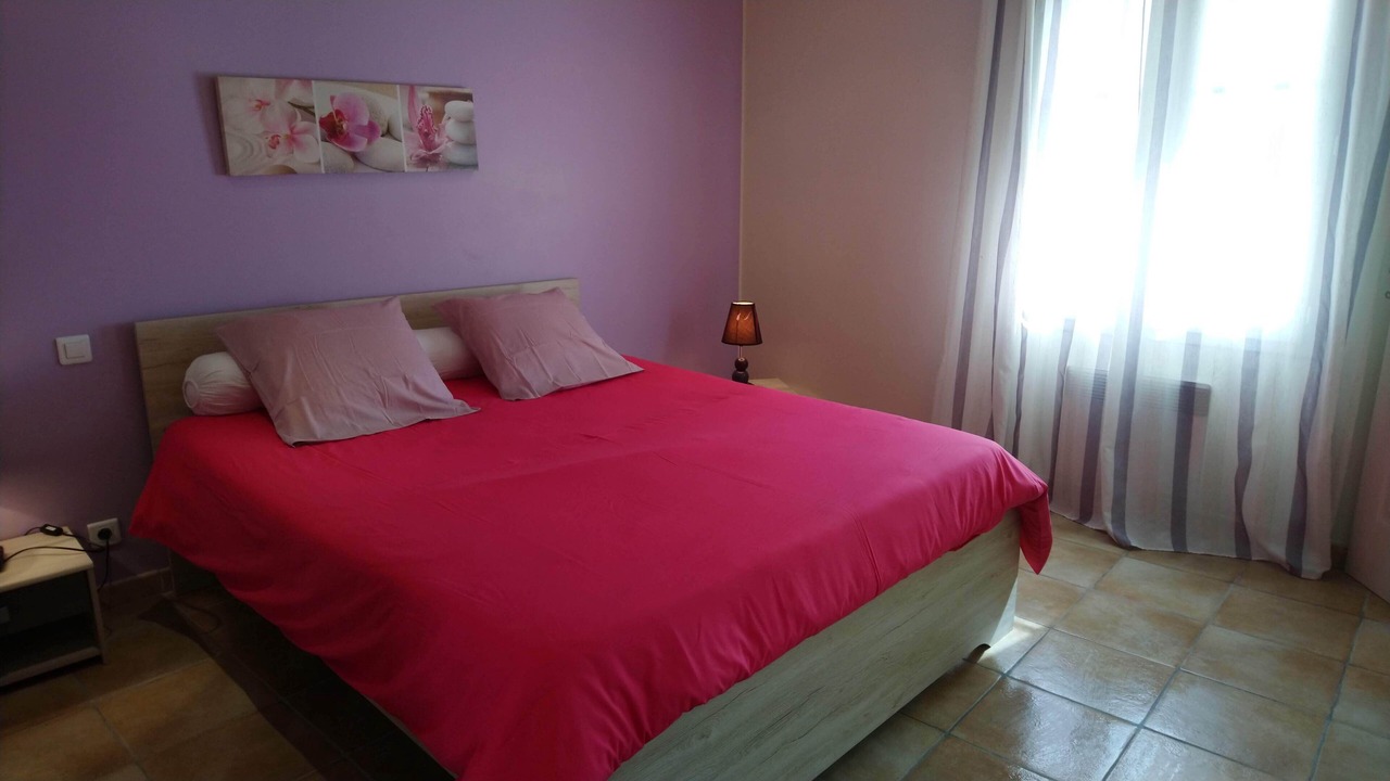 Photo of Bedroom in Piolenc