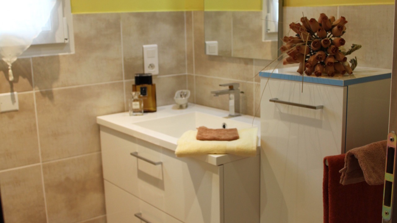 Photo of Bathroom in Piolenc