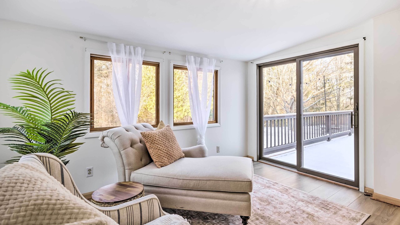 Photo of Livingroom in LaFayette