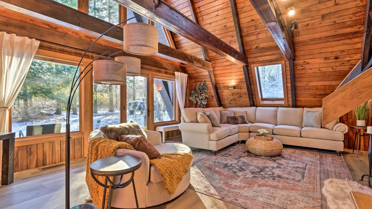 Photo of Livingroom in LaFayette