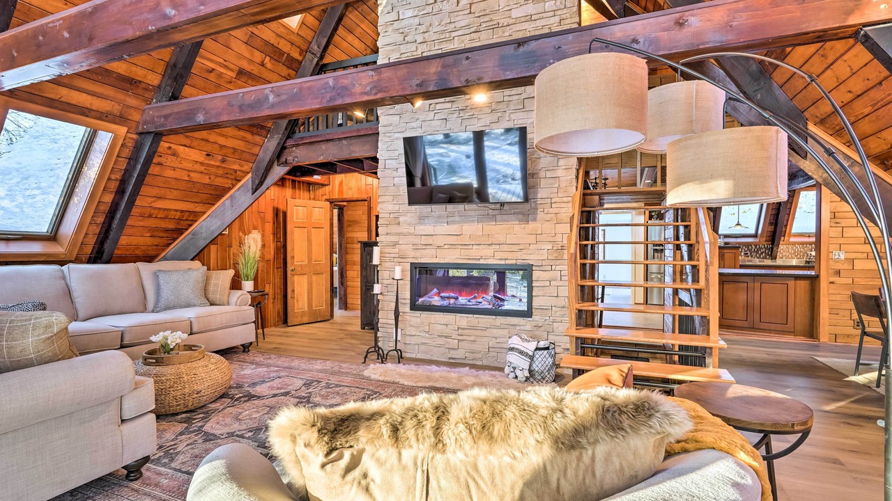 Photo of Livingroom in LaFayette