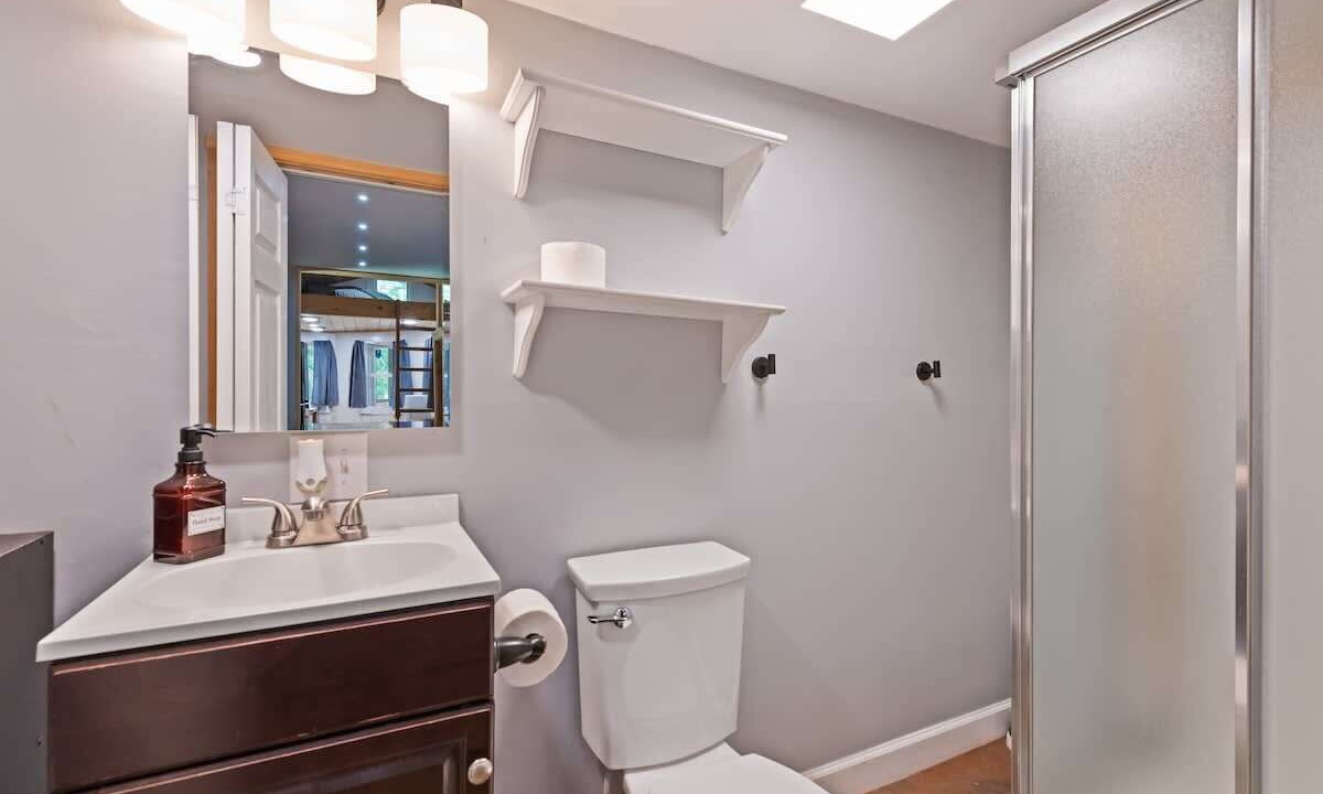 Photo of Bathroom in Cullowhee