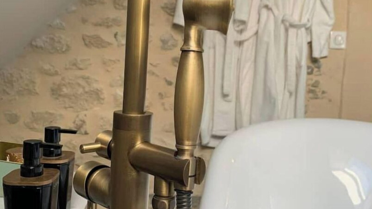 Photo of Bathroom in Baslieux-les-Fismes