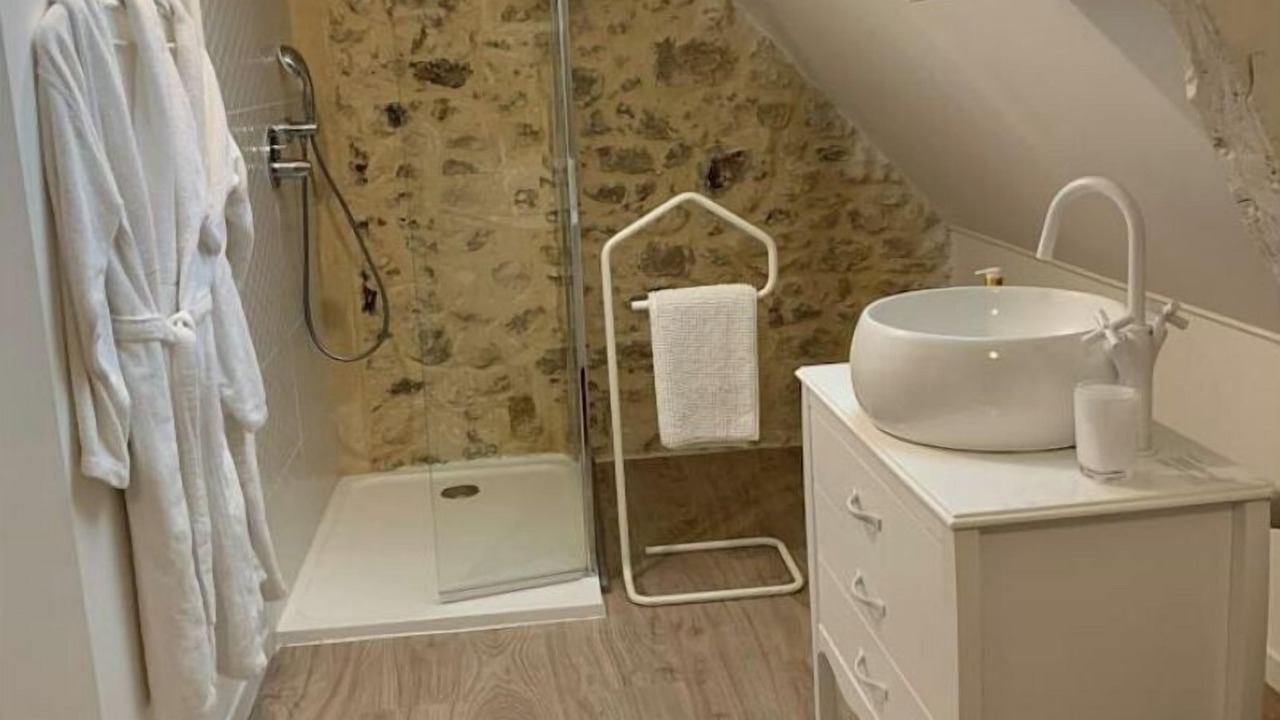 Photo of Bathroom in Baslieux-les-Fismes