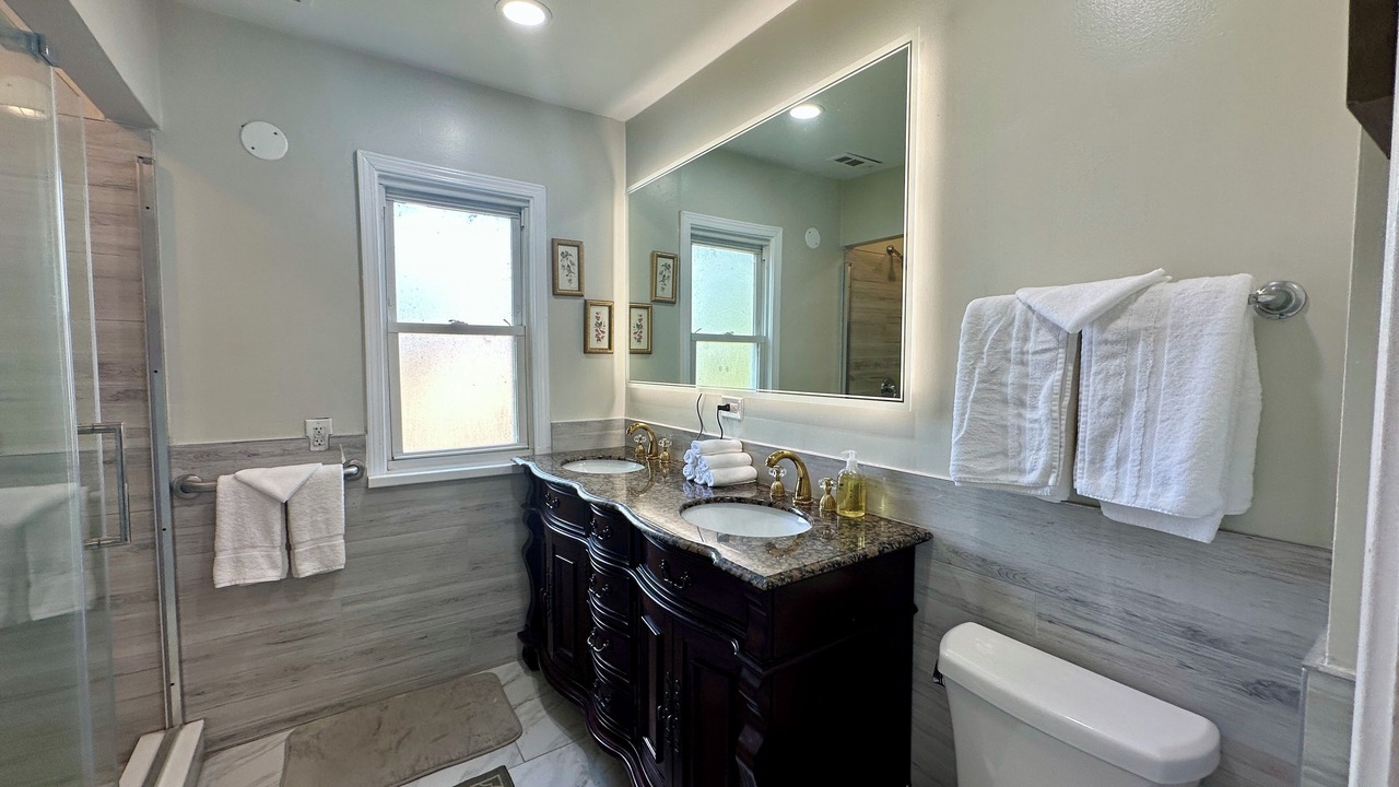 Photo of Bathroom in North Chicago
