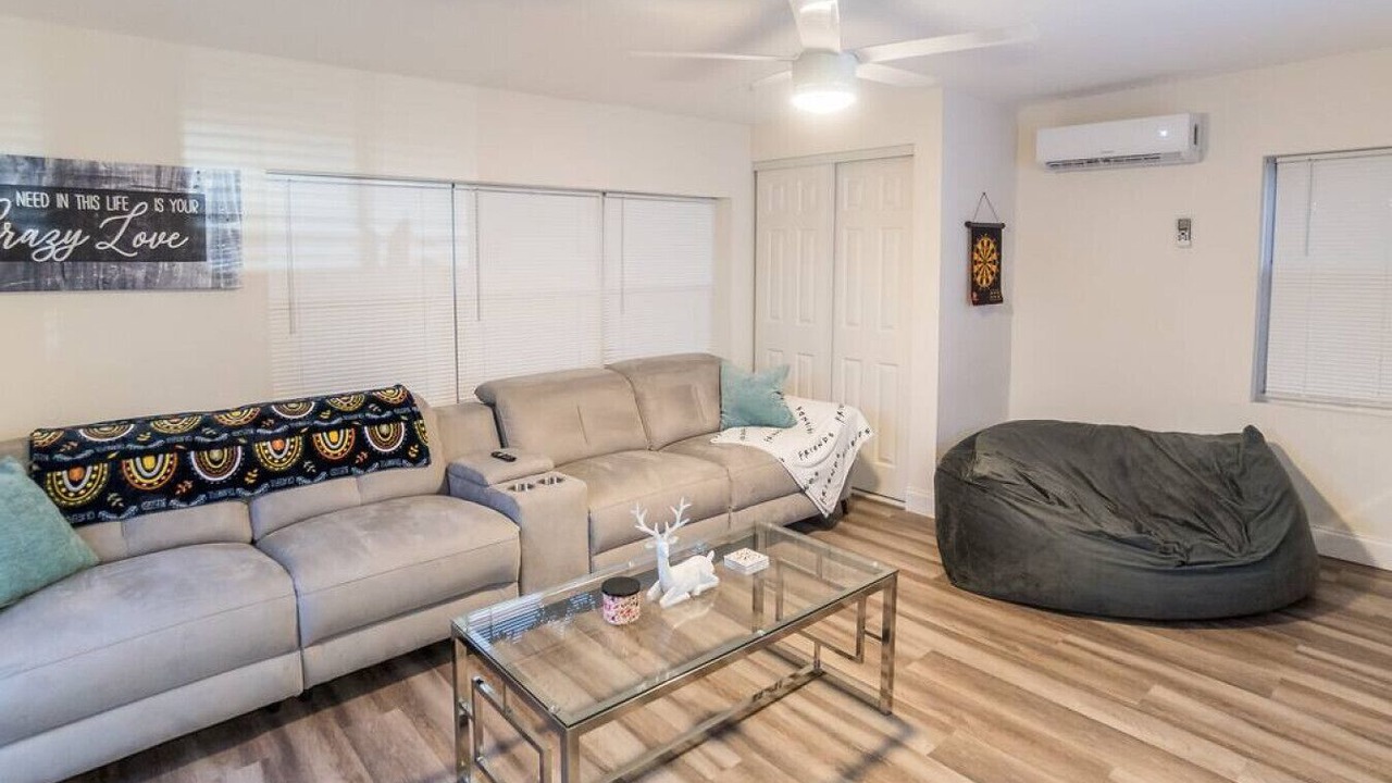 Photo of Livingroom in North Andrews Gardens