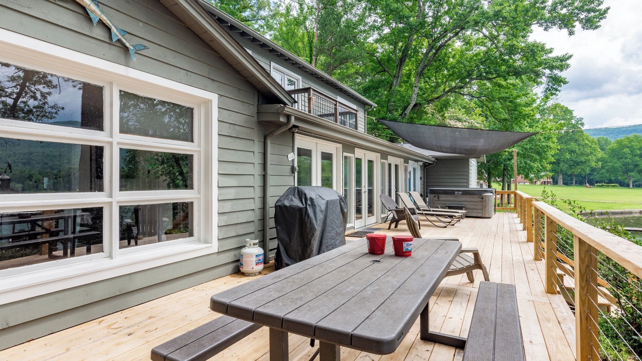 Photo of Others in Whiteside