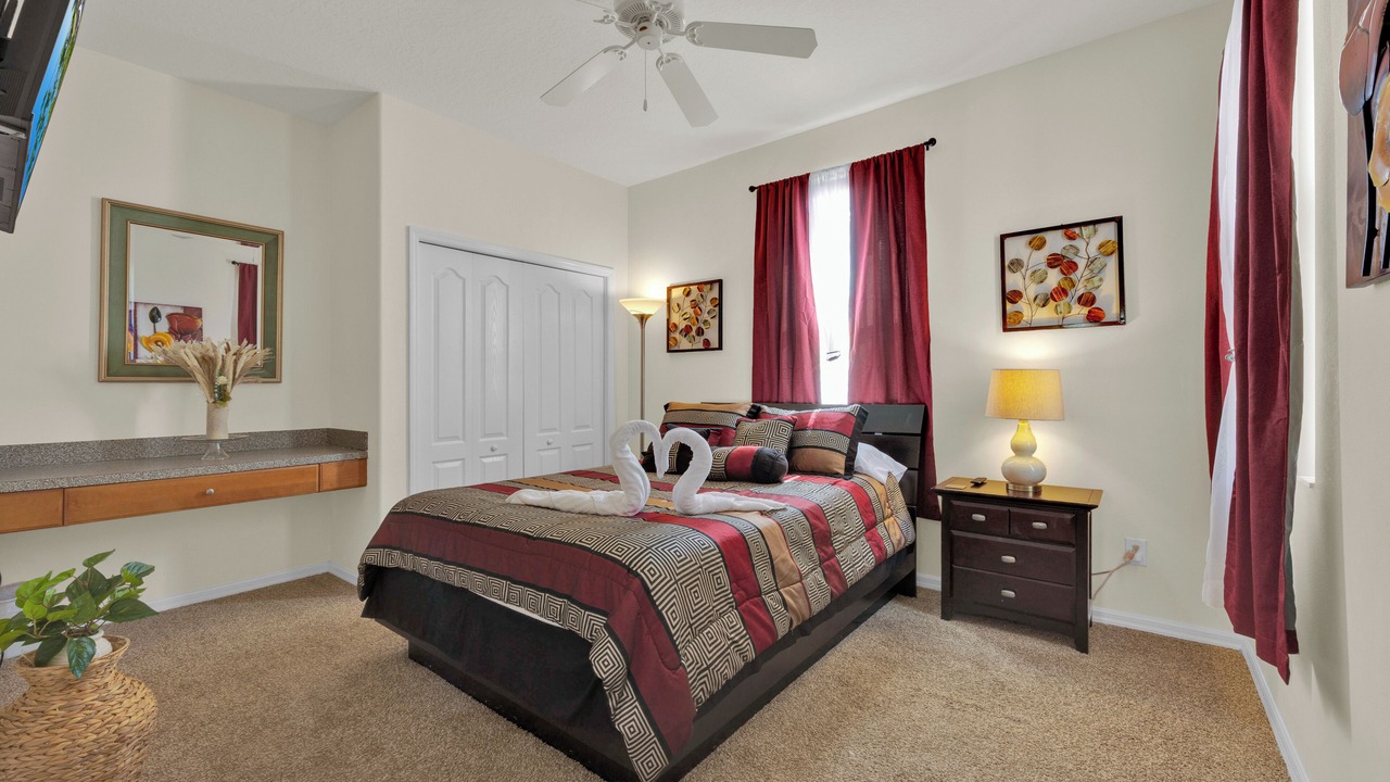 Photo of Bedroom in Lake Davenport Estates