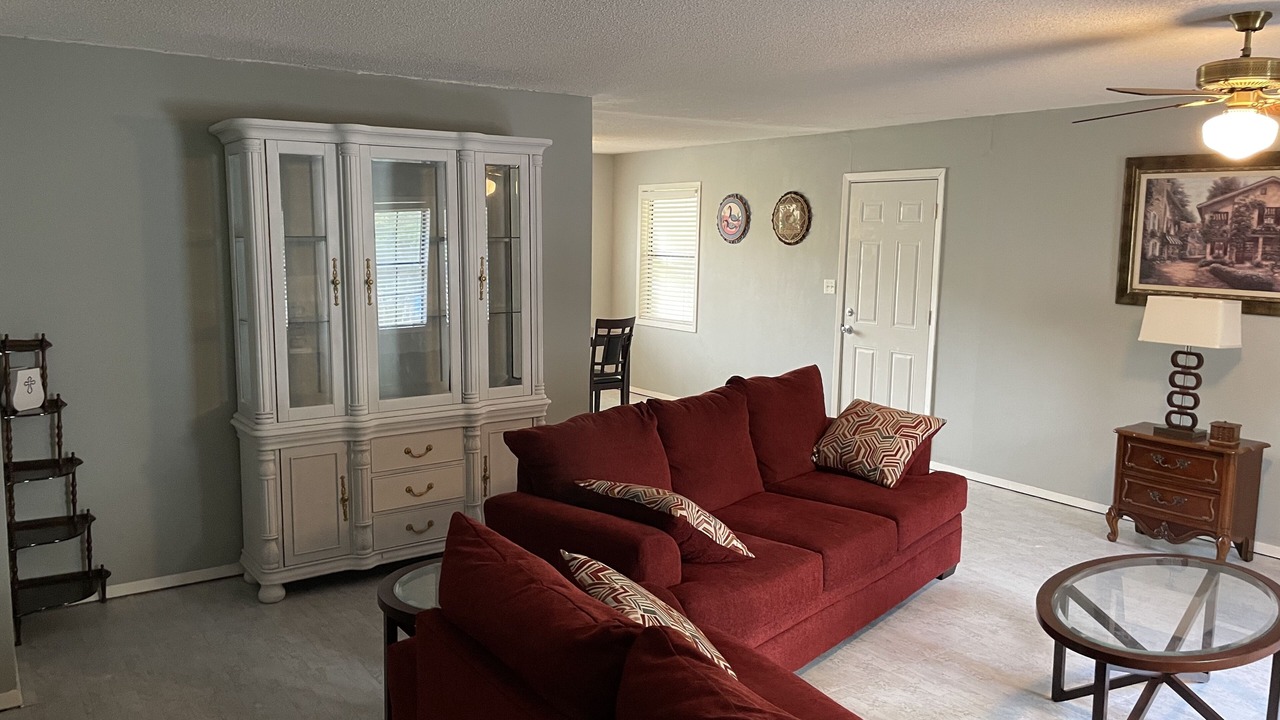 Photo of Livingroom in Pledger