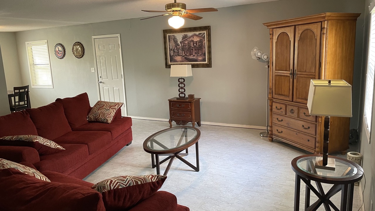 Photo of Livingroom in Pledger
