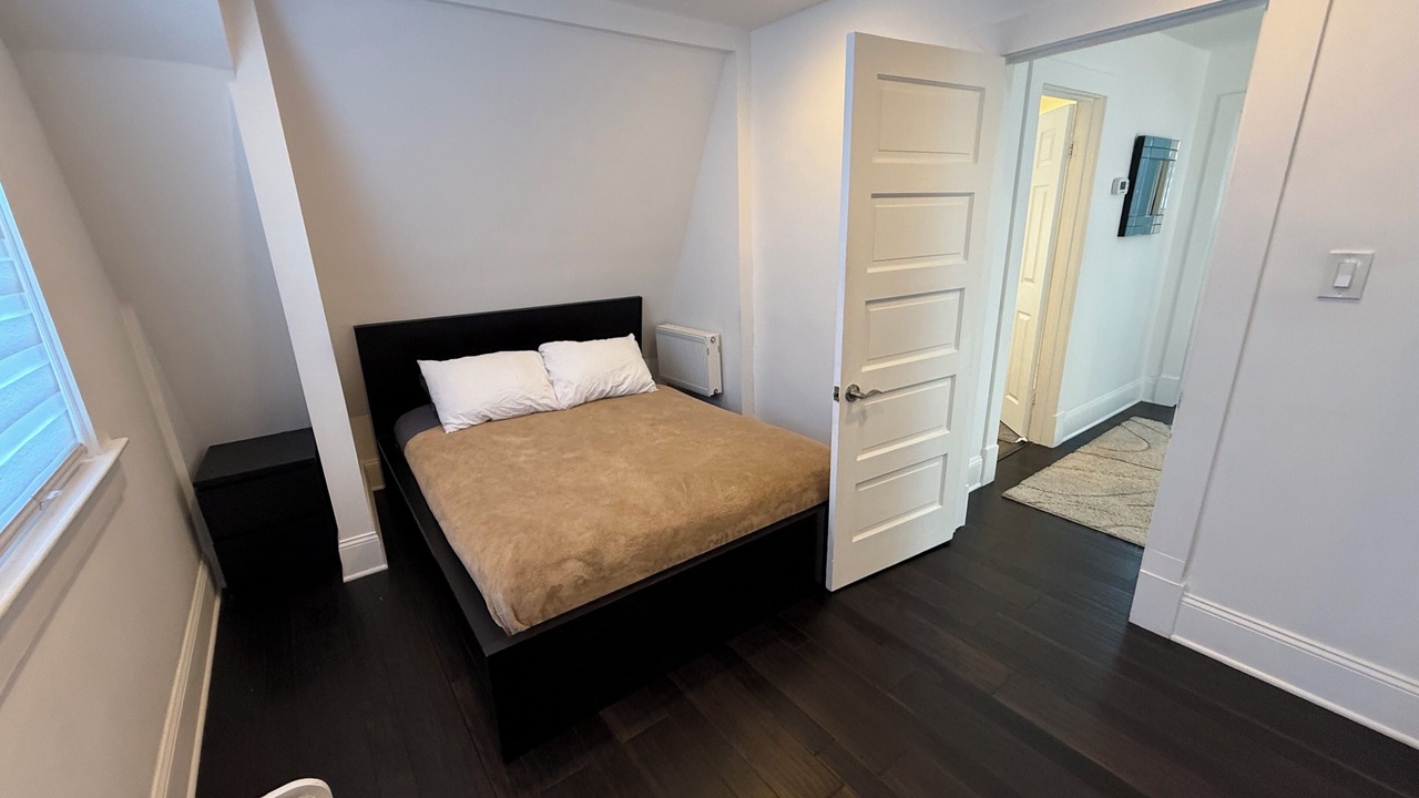 Photo of Bedroom in Fairlawn
