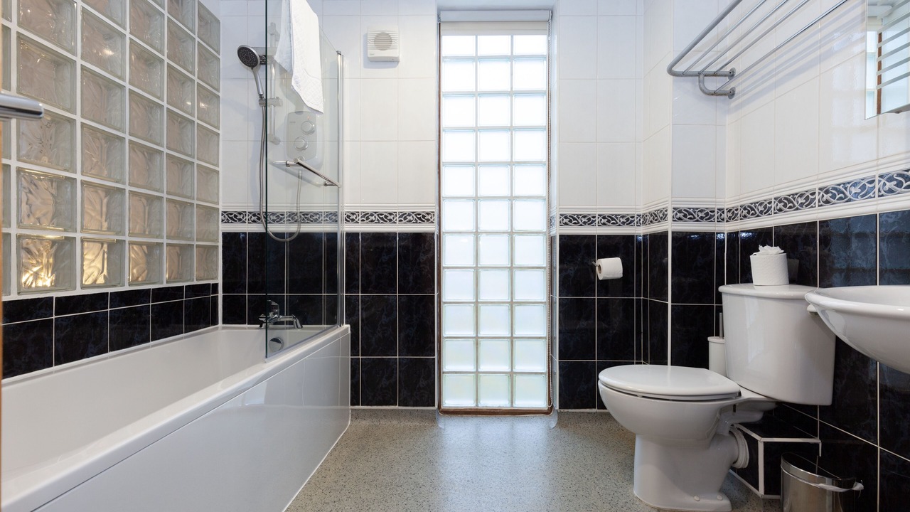 Photo of Bathroom in Oxford City Centre