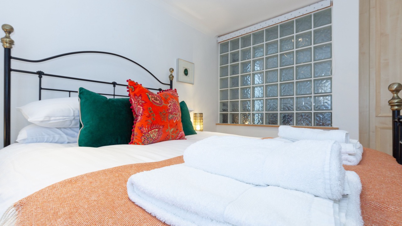 Photo of Bedroom in Oxford City Centre