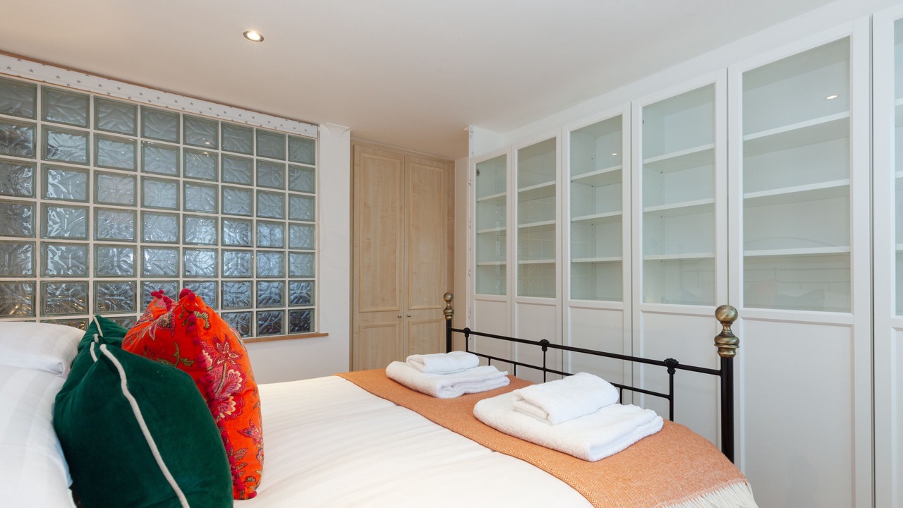 Photo of Bedroom in Oxford City Centre