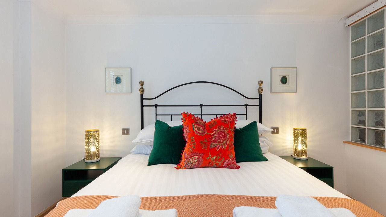 Photo of Bedroom in Oxford City Centre