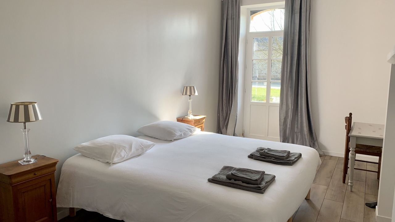 Photo of Bedroom in Becon-les-Granits