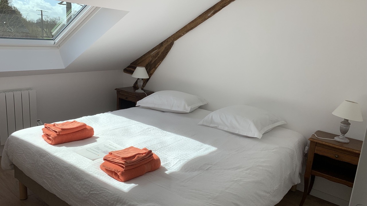 Photo of Bedroom in Becon-les-Granits