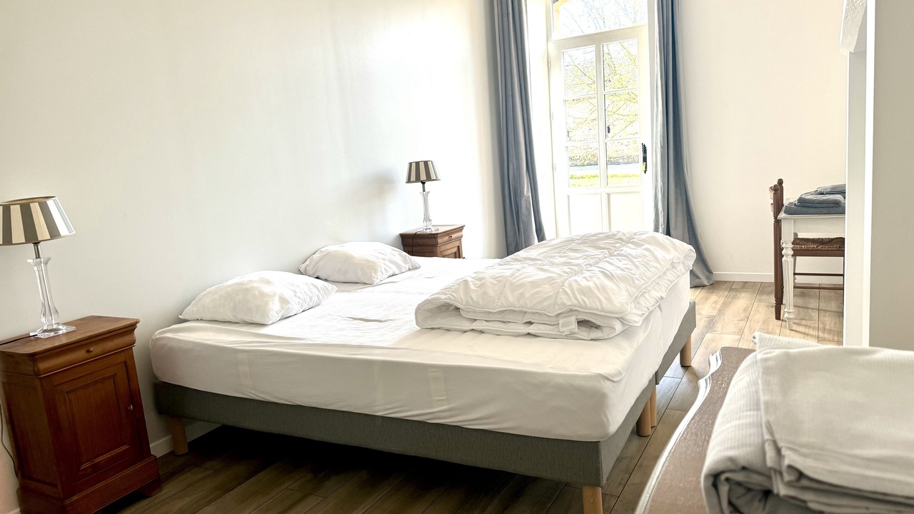 Photo of Bedroom in Becon-les-Granits