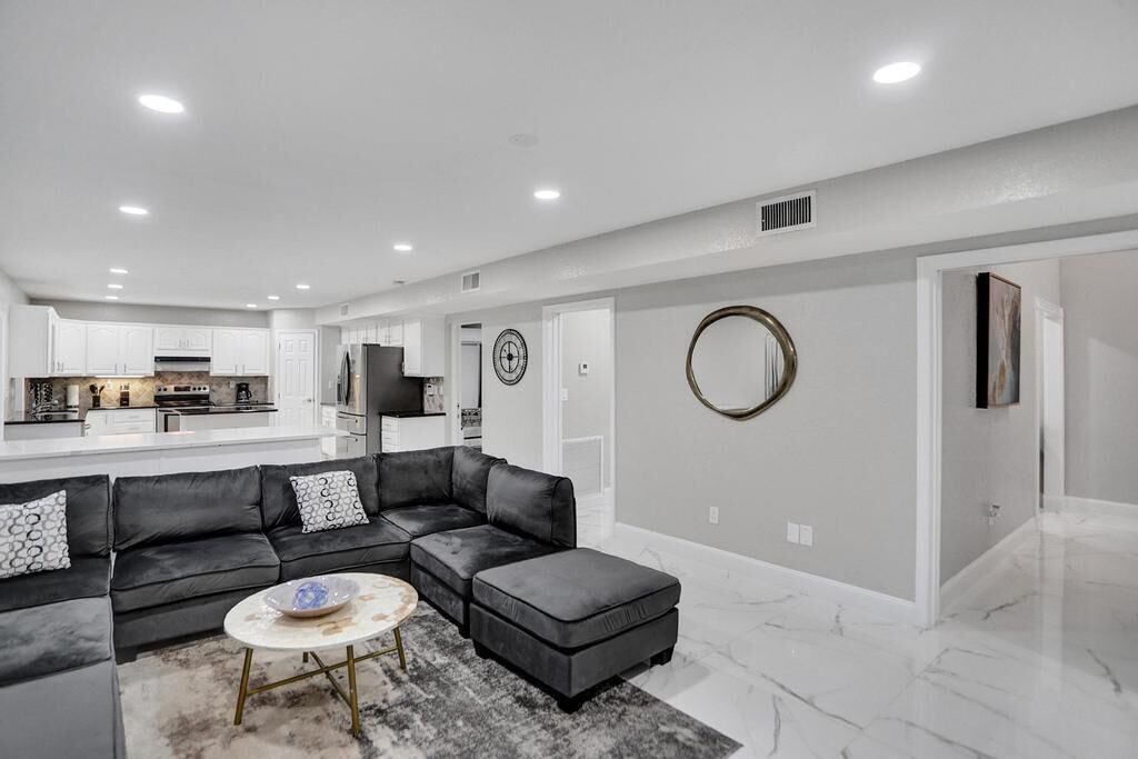 Photo of Livingroom in Deerfield Beach