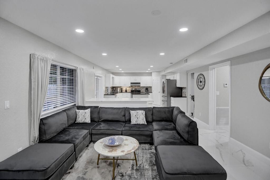 Photo of Livingroom in Deerfield Beach