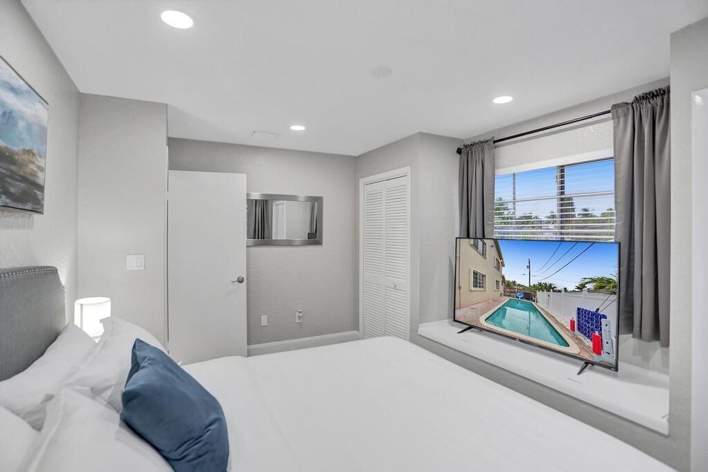 Photo of Bedroom in Deerfield Beach