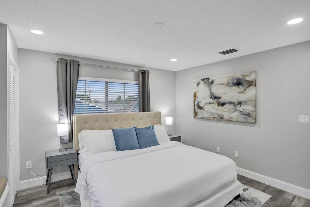 Photo of Bedroom in Deerfield Beach