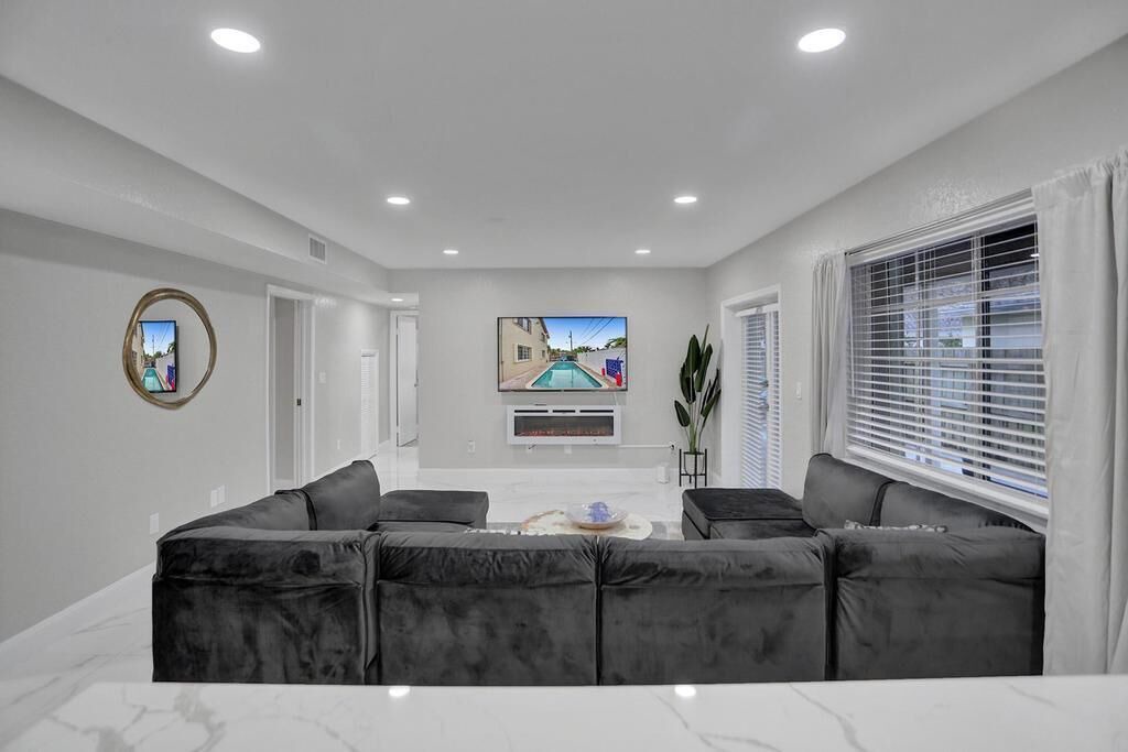 Photo of Livingroom in Deerfield Beach