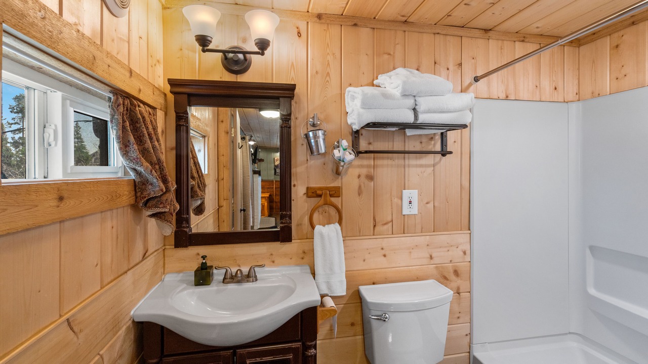 Photo of Bathroom in West Yellowstone