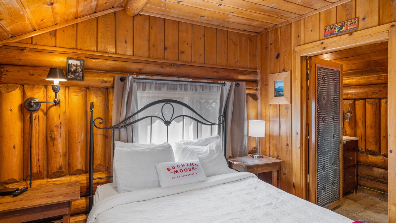 Photo of Bedroom in West Yellowstone