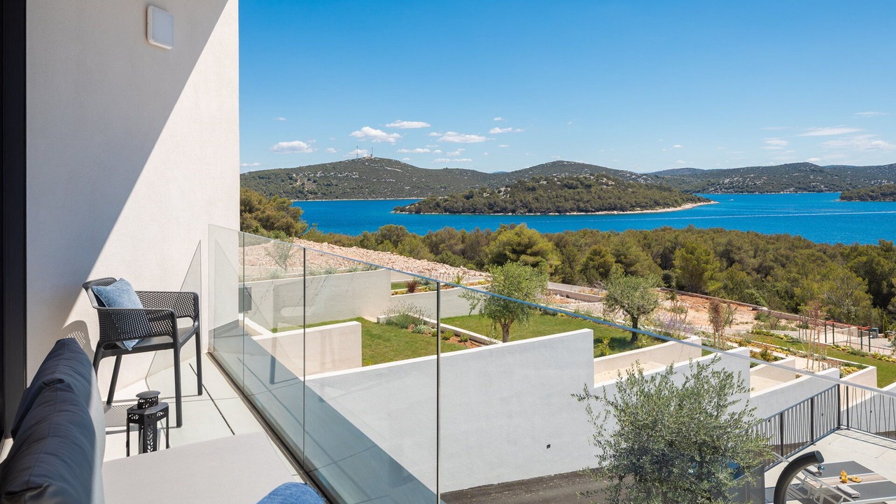 Photo of Patio Balcony in Jezera