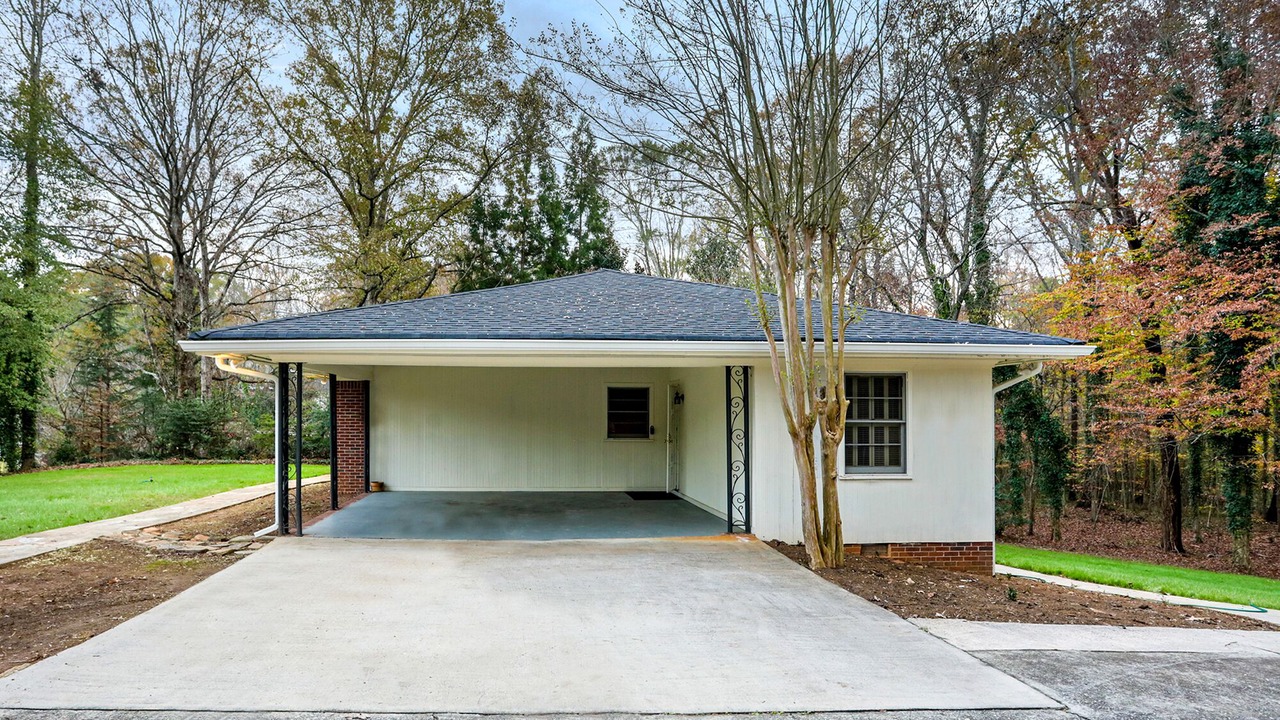 Photo of Bedroom in Morningside-Lenox Park
