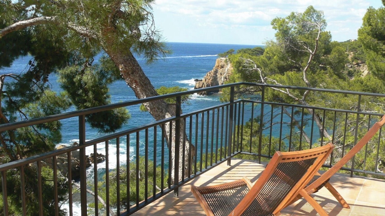 Photo of Patio Balcony in Ensues-la-Redonne