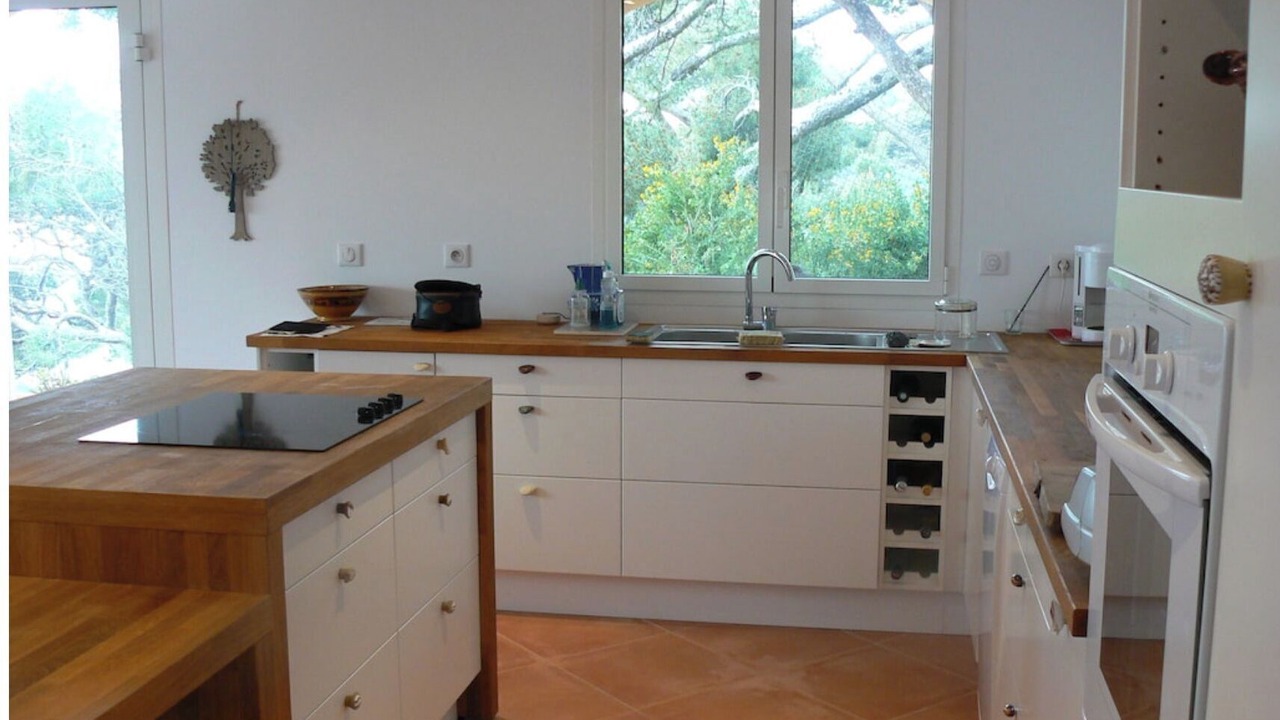 Photo of Kitchen in Ensues-la-Redonne