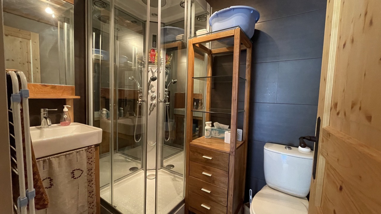 Photo of Bathroom in Pyrenees 2000