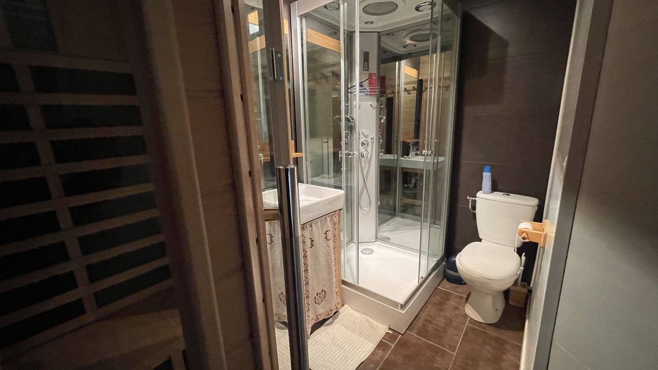 Photo of Bathroom in Pyrenees 2000