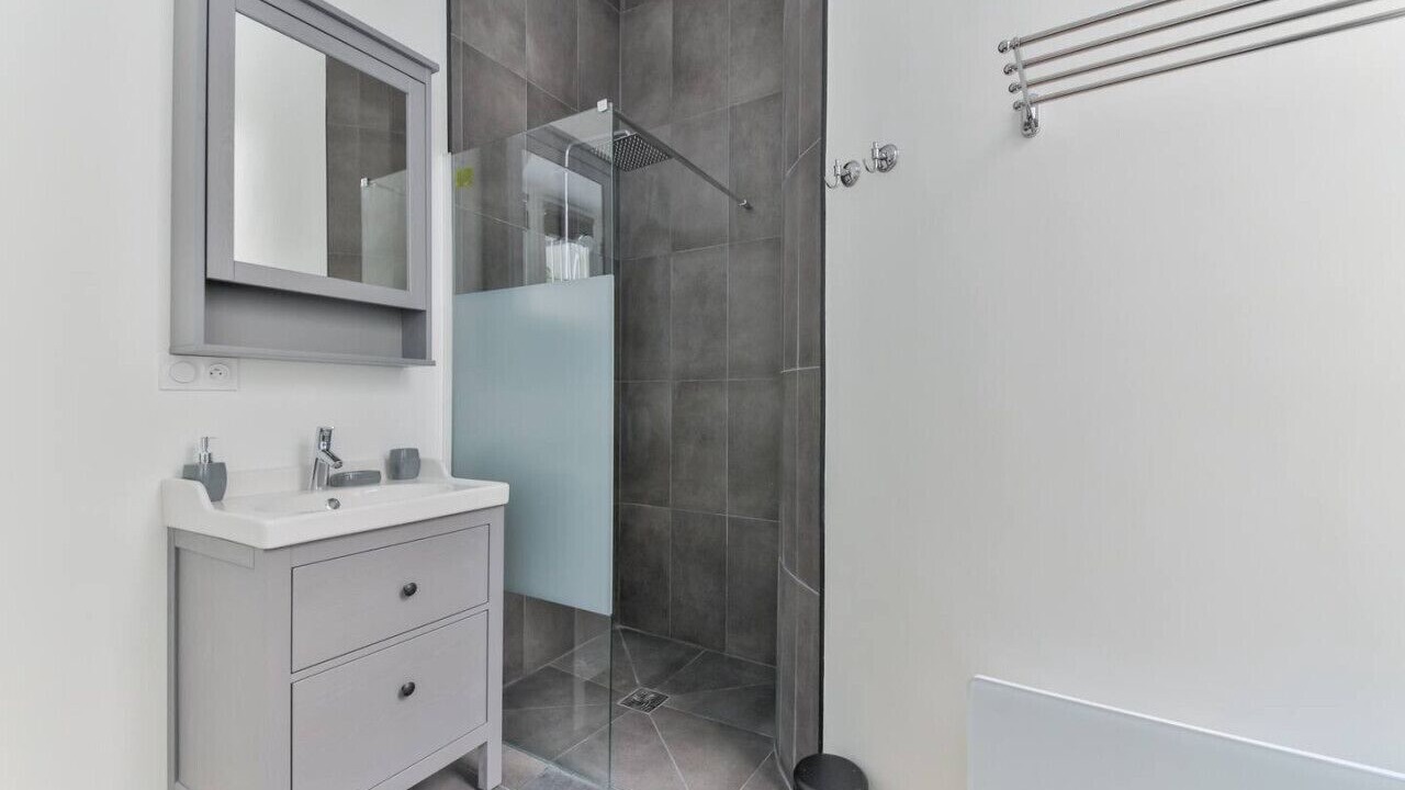 Photo of Bathroom in Quartier du Faubourg-Montmartre